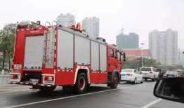 郑州北区最新消防车爆料,紧急救援时刻，守护平安家园